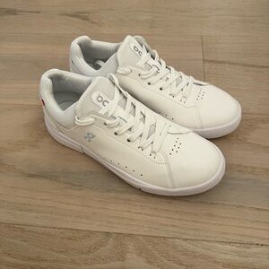 On Cloud THE ROGER Advantage Tennis Sneaker Women's Sz 8.5 White